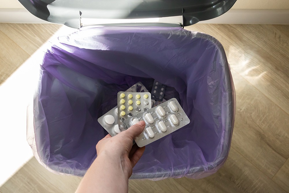 O perigo invisível dos medicamentos vencidos